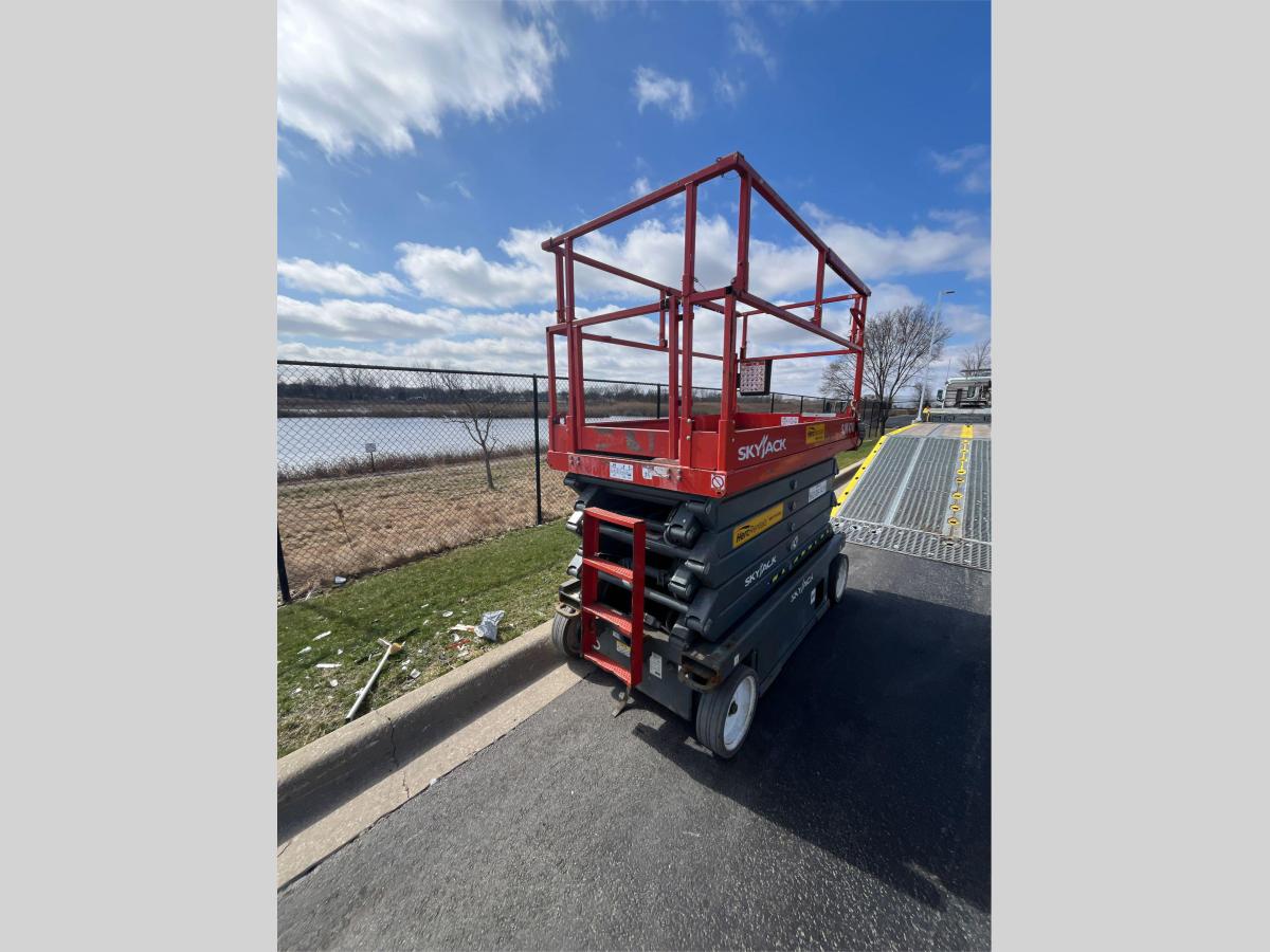 2017 Skyjack SJ4740-2