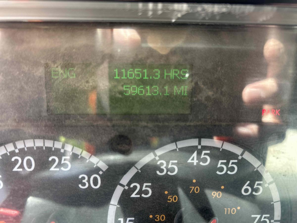 2016 Freightliner M2106