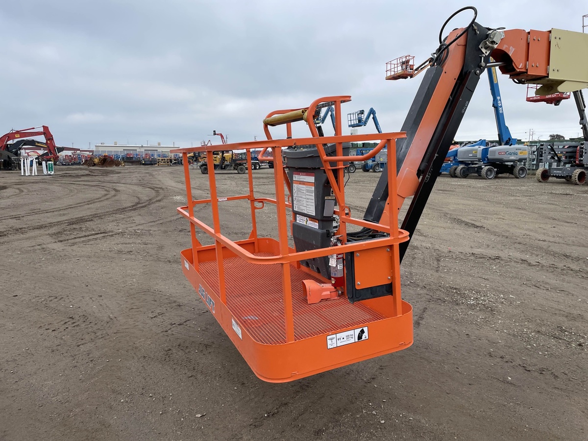 2018 JLG 660SJ-13