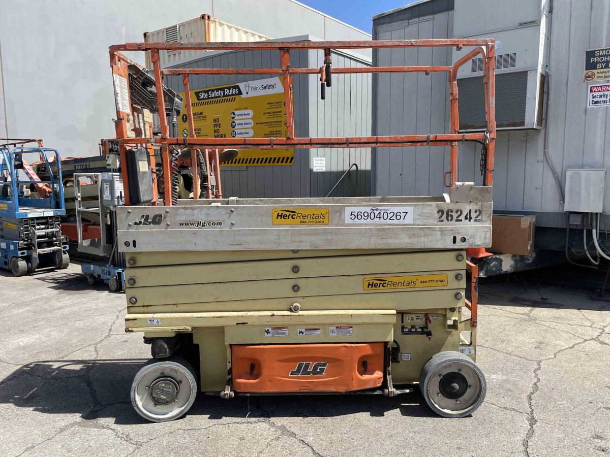 2012 JLG 2630ES