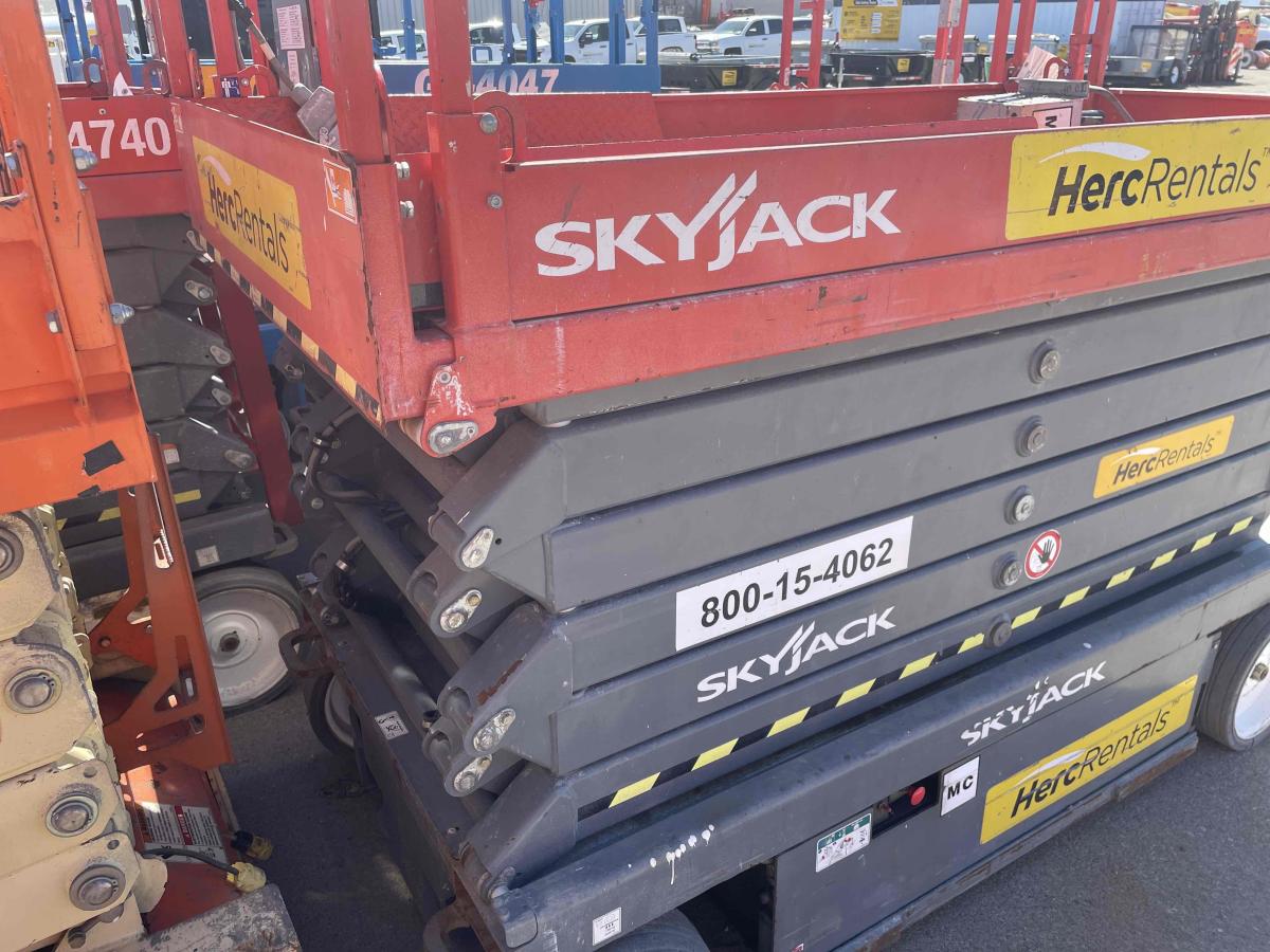2017 Skyjack SJ4740