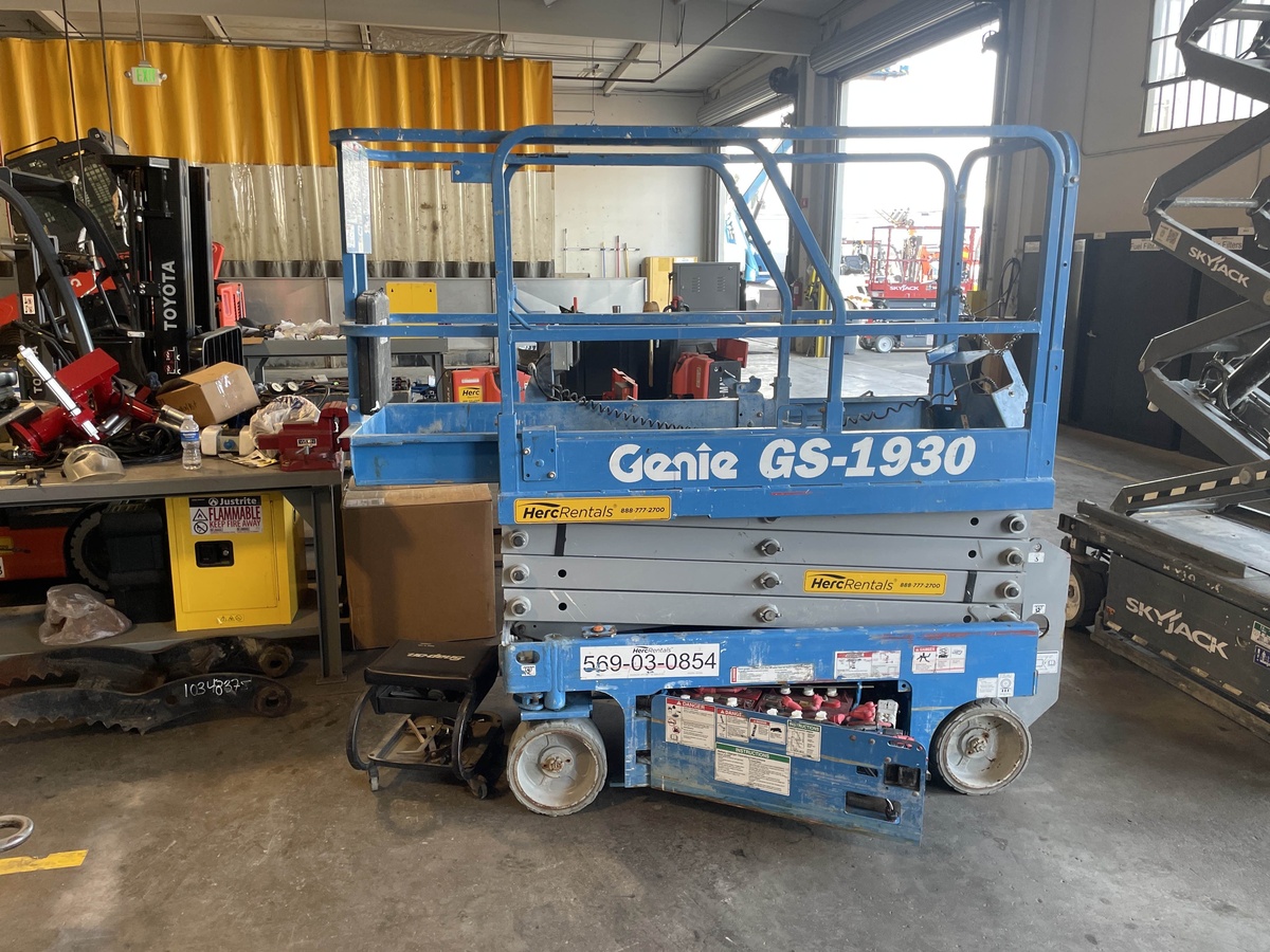 2018 Genie GS-1930