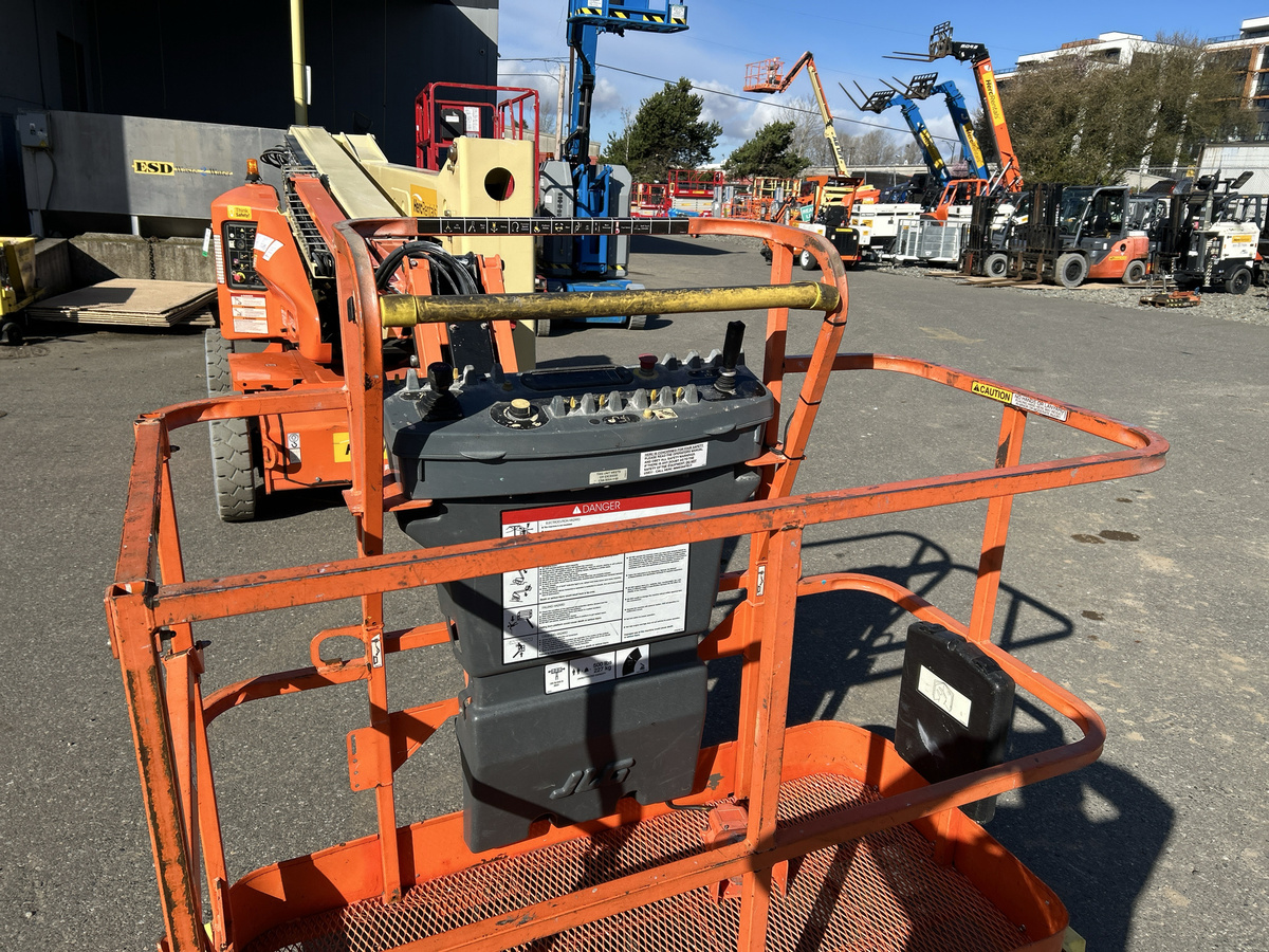 2018 JLG E450AJ-4