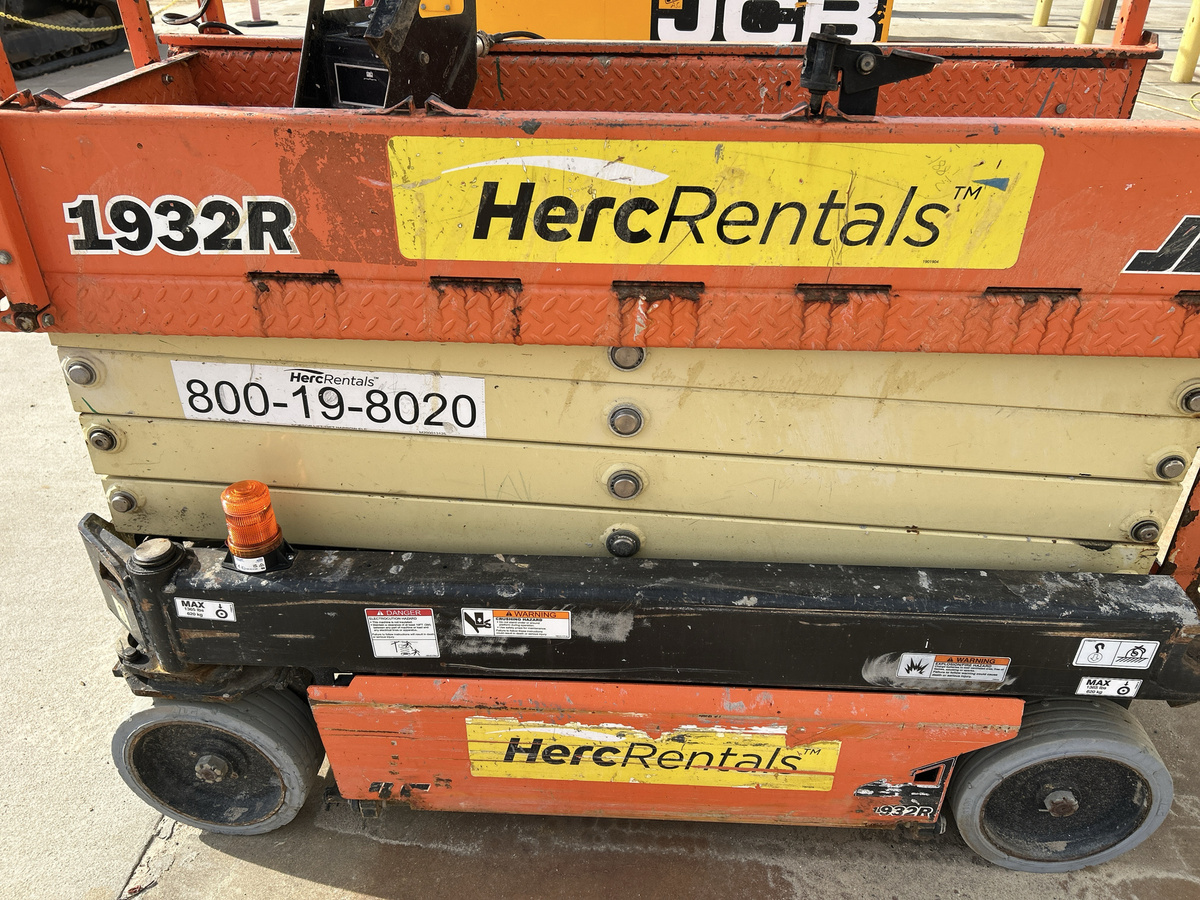 2018 JLG 1932R-10