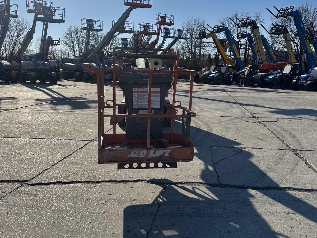 2017 JLG E400AJPN-5