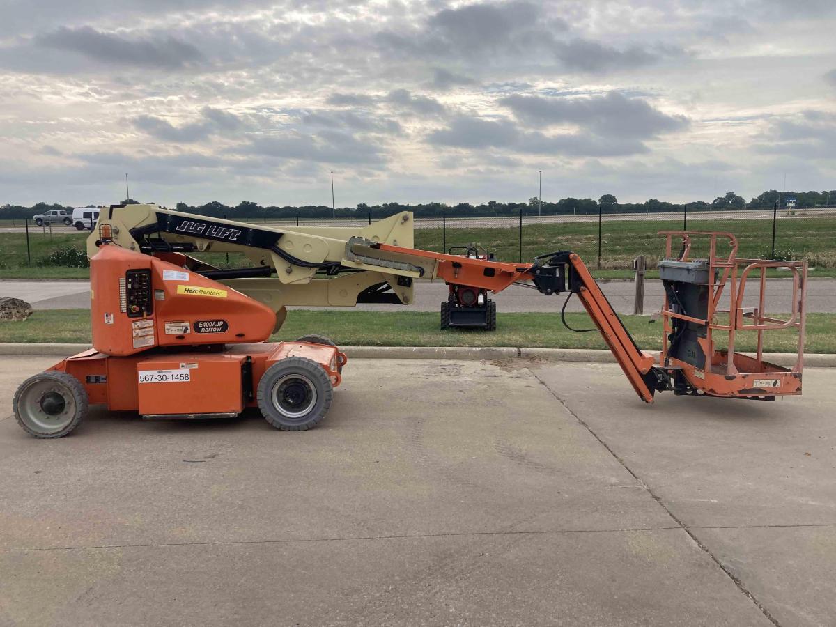 2016 JLG E400AJPN