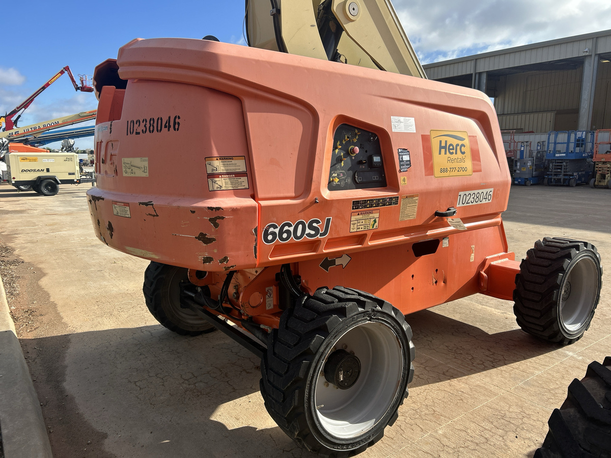 2018 JLG 660SJ
