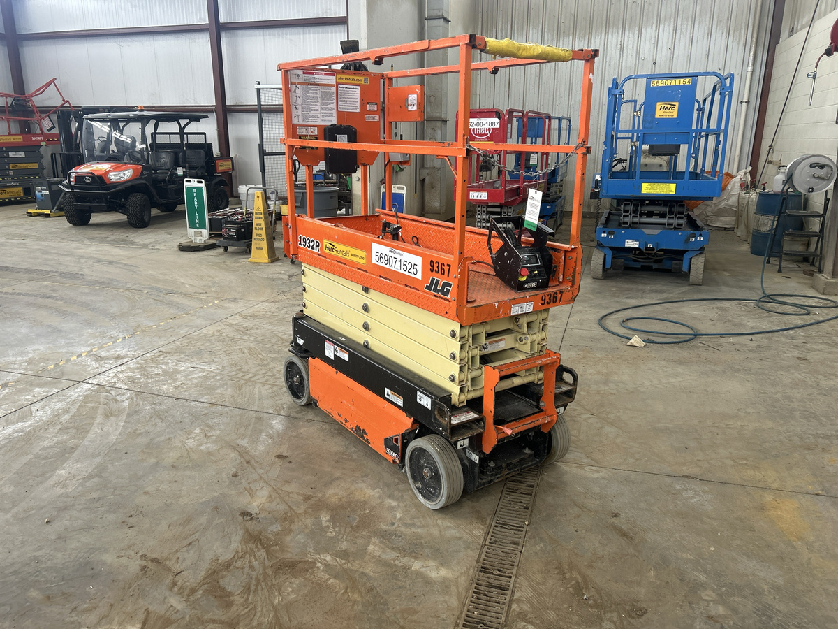 2018 JLG 1932R-3