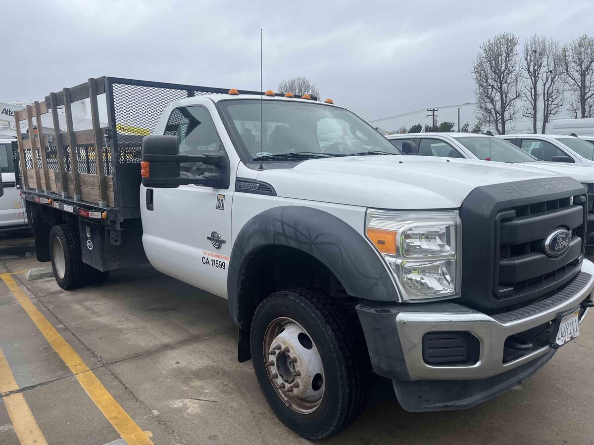 2016 Ford F550-1