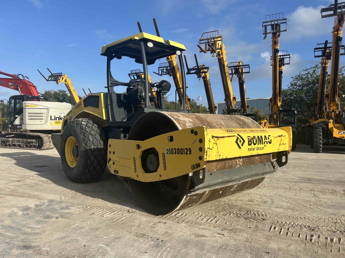 2020 BOMAG BW211D-5-2