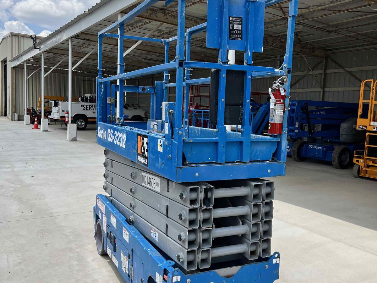 2017 Genie GS-3232-6