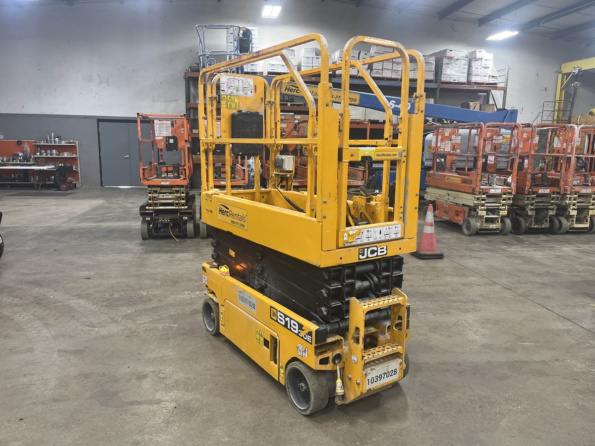 2023 JCB S1930E-4