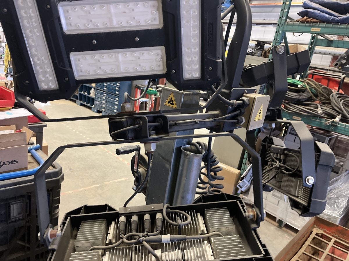 2017 Magnum PLT240-5