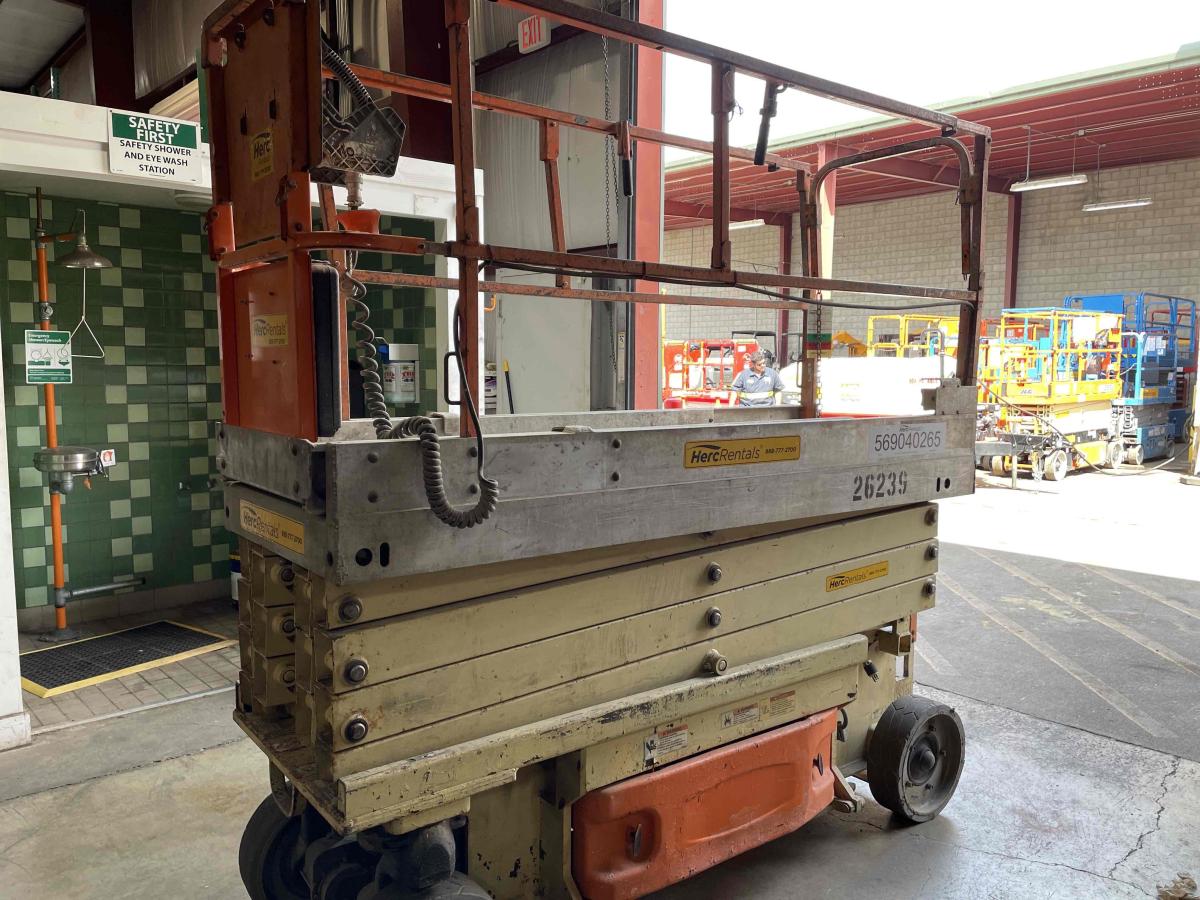2010 JLG 2630ES