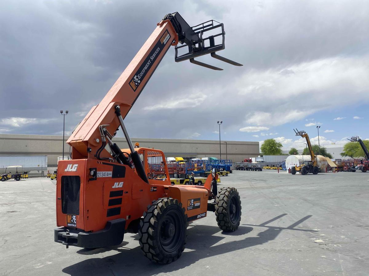 2017 SkyTrak 8042