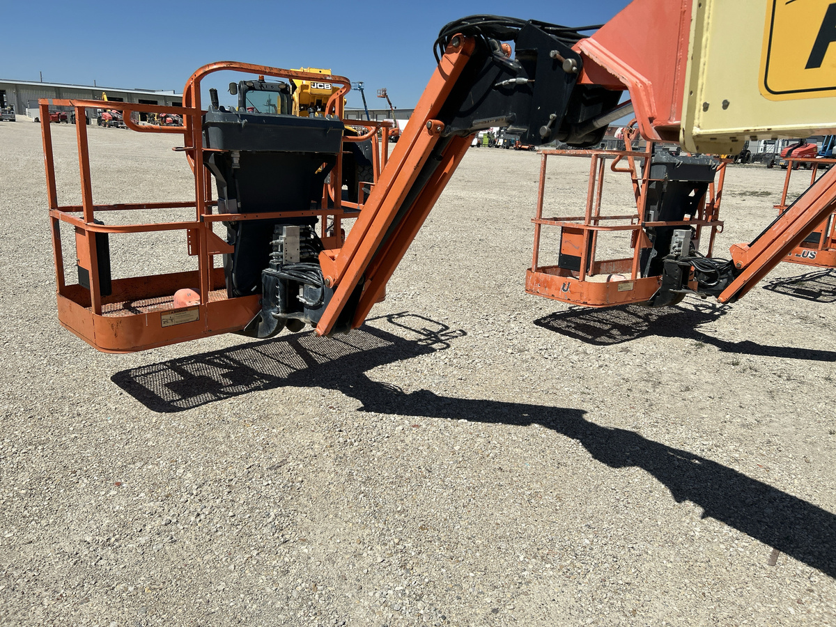 2015 JLG M600JP-11
