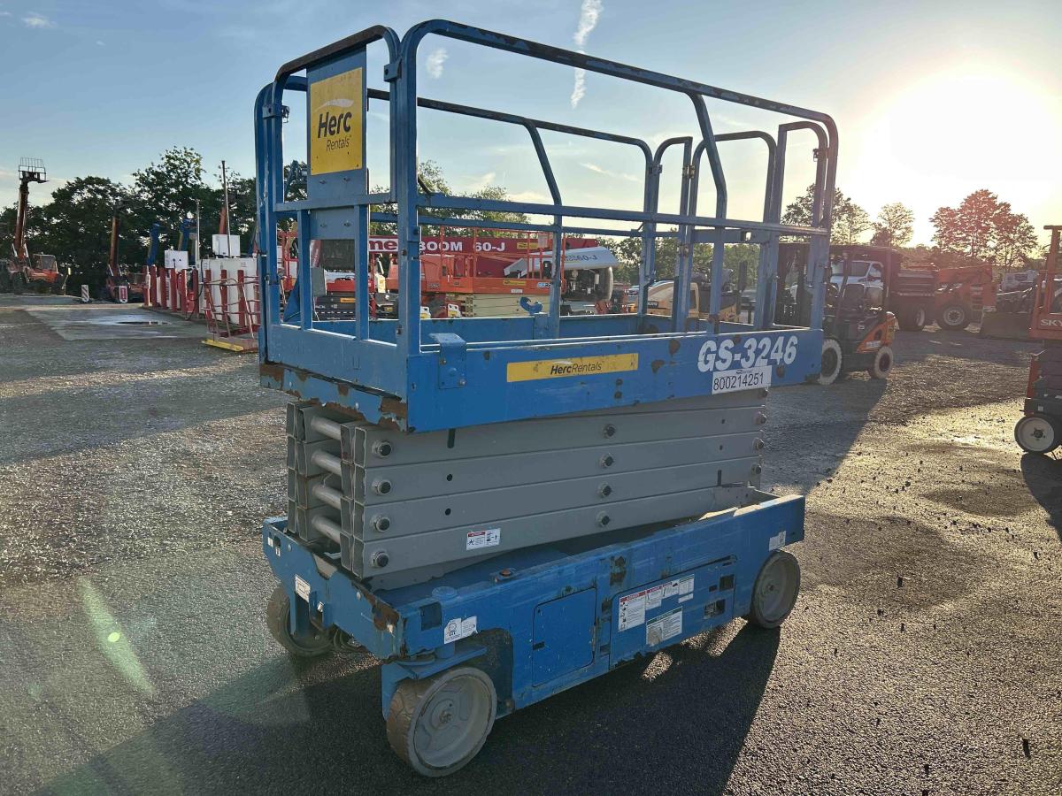 2018 Genie GS-3246-2