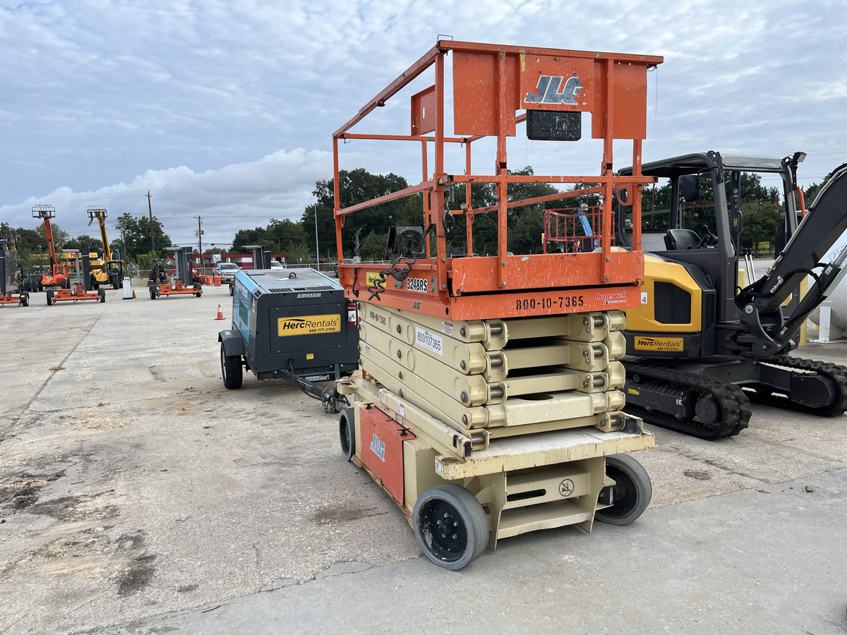 2016 JLG 3248RS