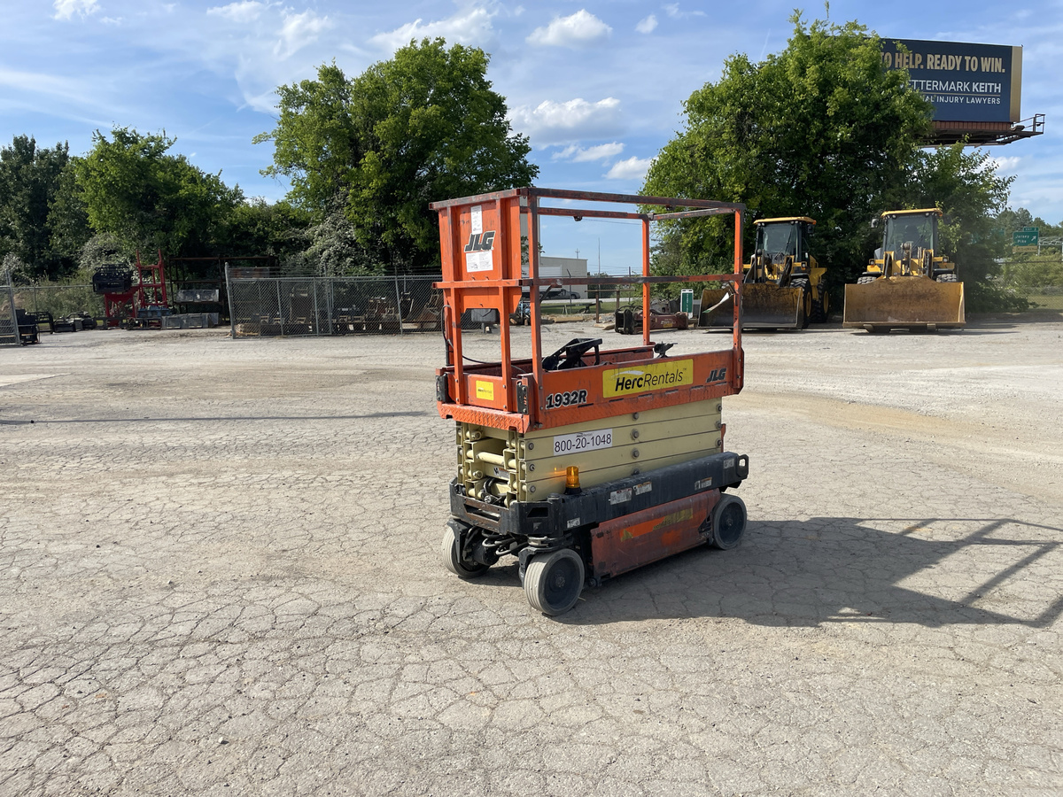 2018 JLG 1932R-3