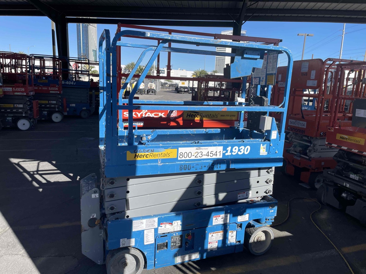 2018 Genie GS-1930