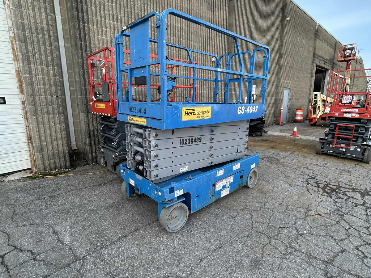 2018 Genie GS-4047