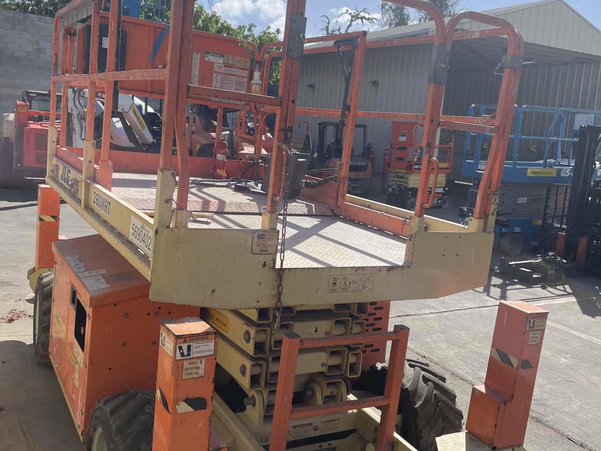 2017 JLG 260MRT-6
