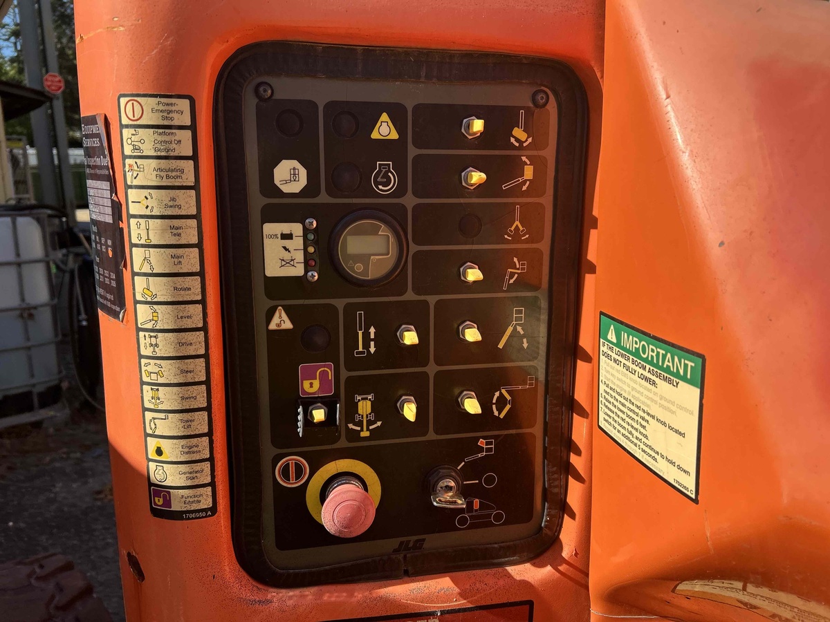 2016 JLG E450AJ-7