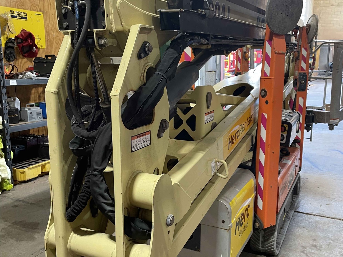 2017 JLG X600AJ-3