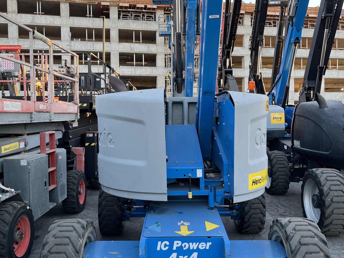 2018 Genie Z-45/25J RT-4