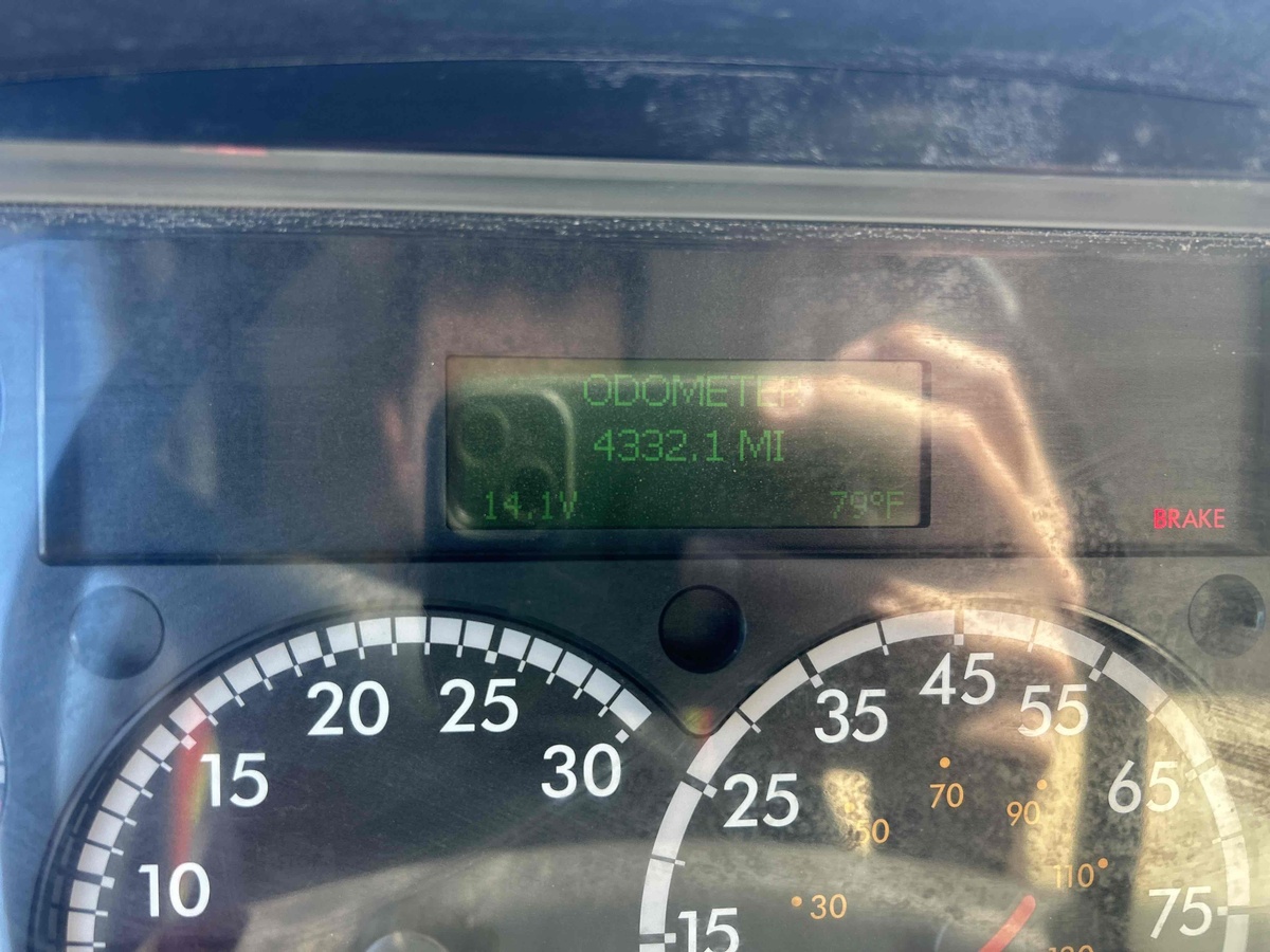 2021 Freightliner M2106-7