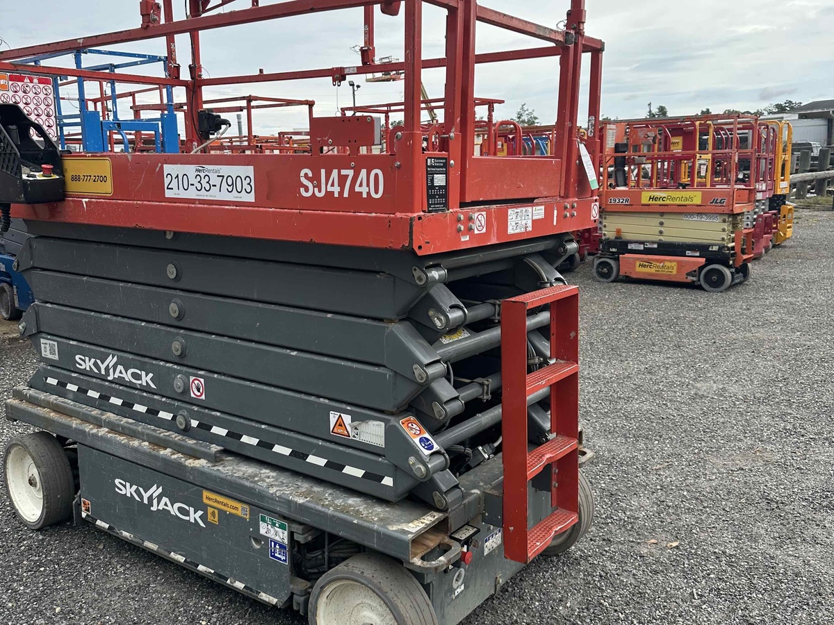 2021 Skyjack SJ4740-4