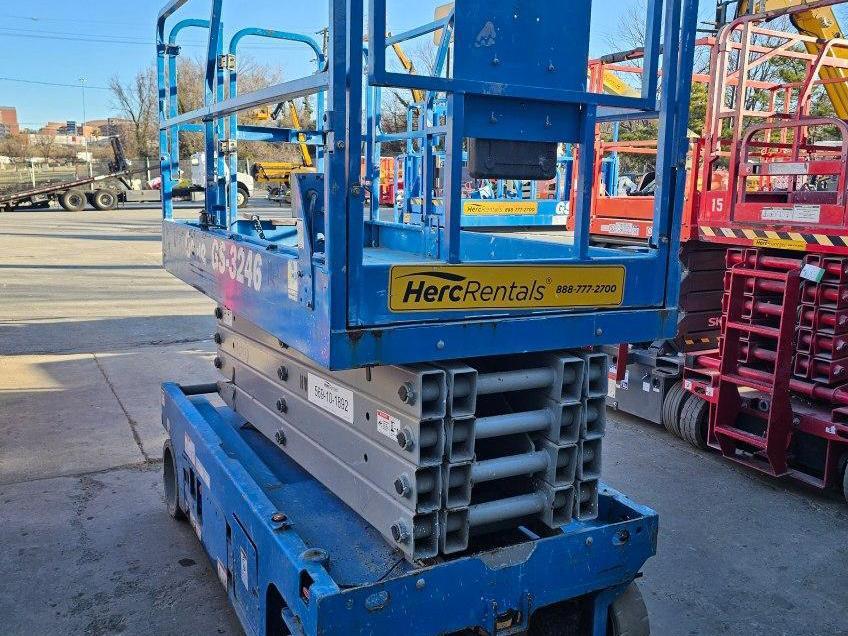2017 Genie GS-3246