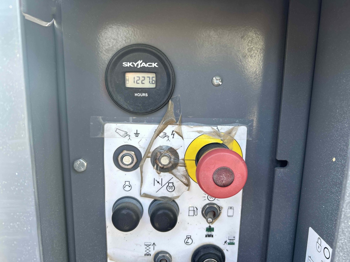 2018 Skyjack SJ-6826RT-8