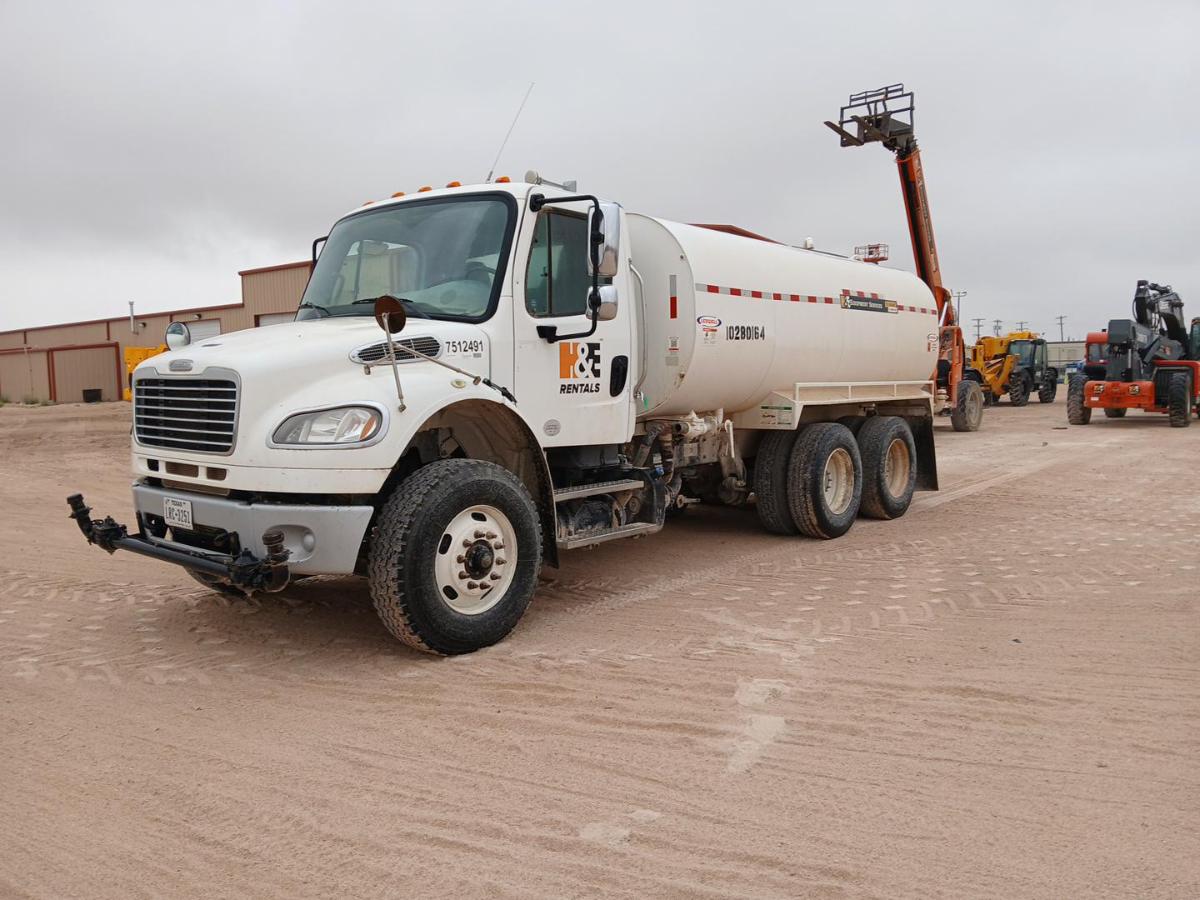 2019 Freightliner M2106
