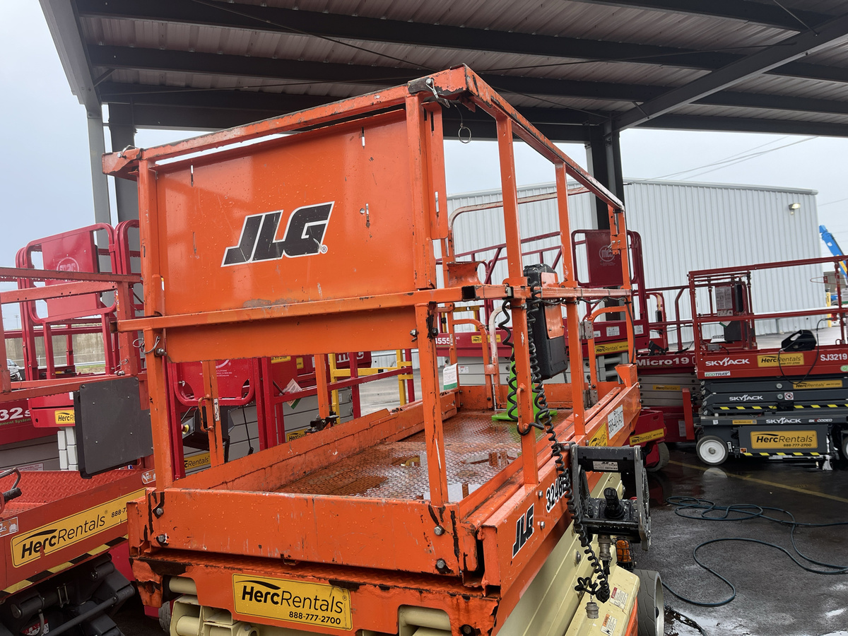2018 JLG 3246ES-4