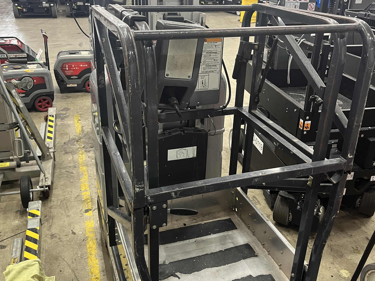 2020 JLG 20MVL-2