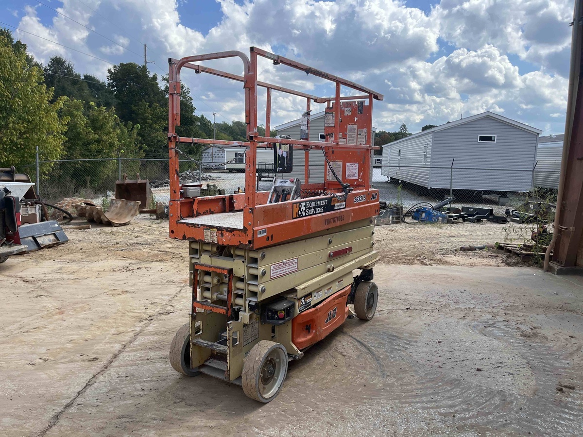 2017 JLG 2632ES-1
