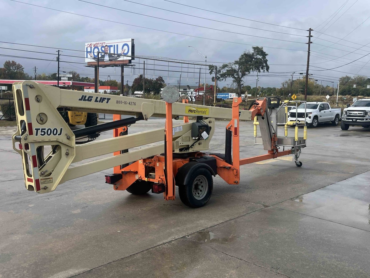 2017 JLG T500J-2