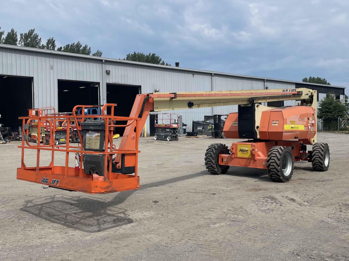2015 JLG 800A