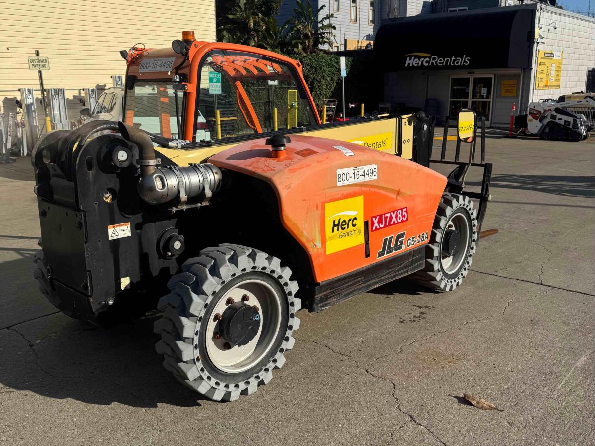 2017 JLG G5-18A