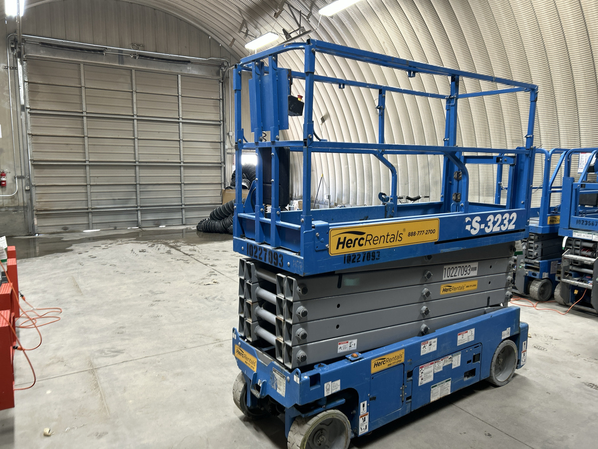 2017 Genie GS-3232-4