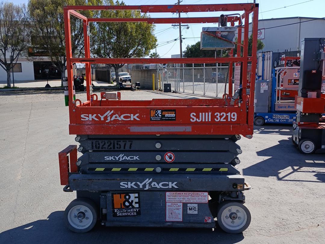 2017 Skyjack SJ3219