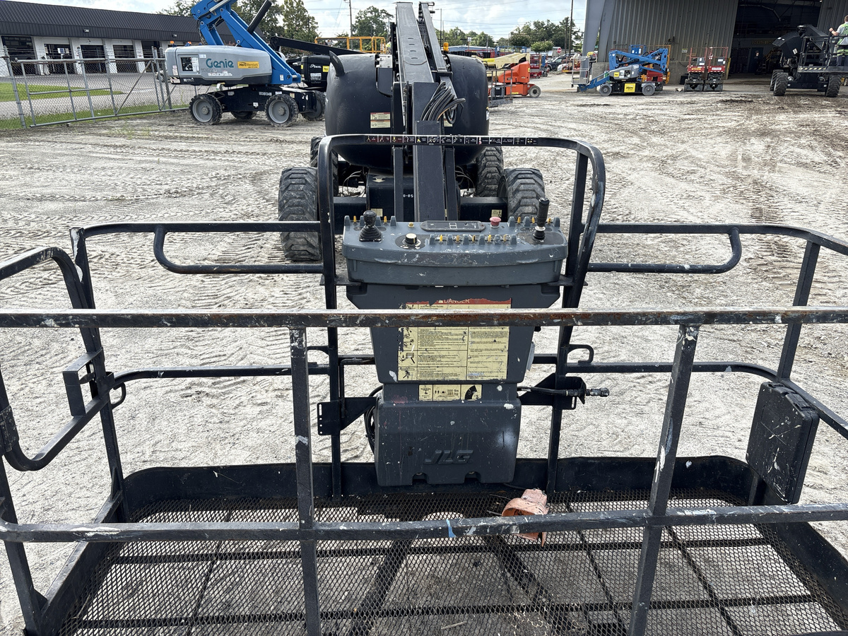 2015 JLG 600AJ-6