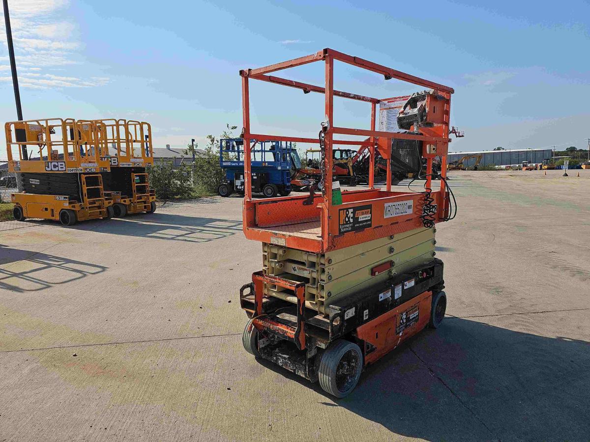 2018 JLG 1932R
