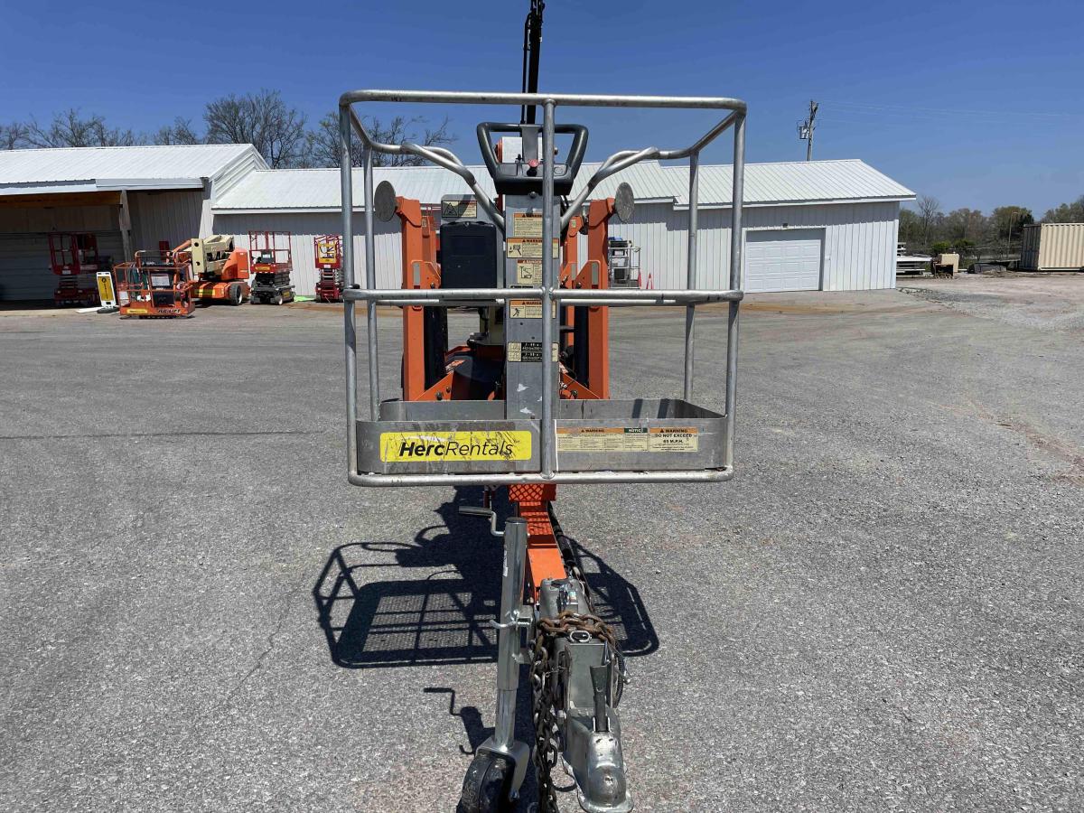 2017 JLG T500J