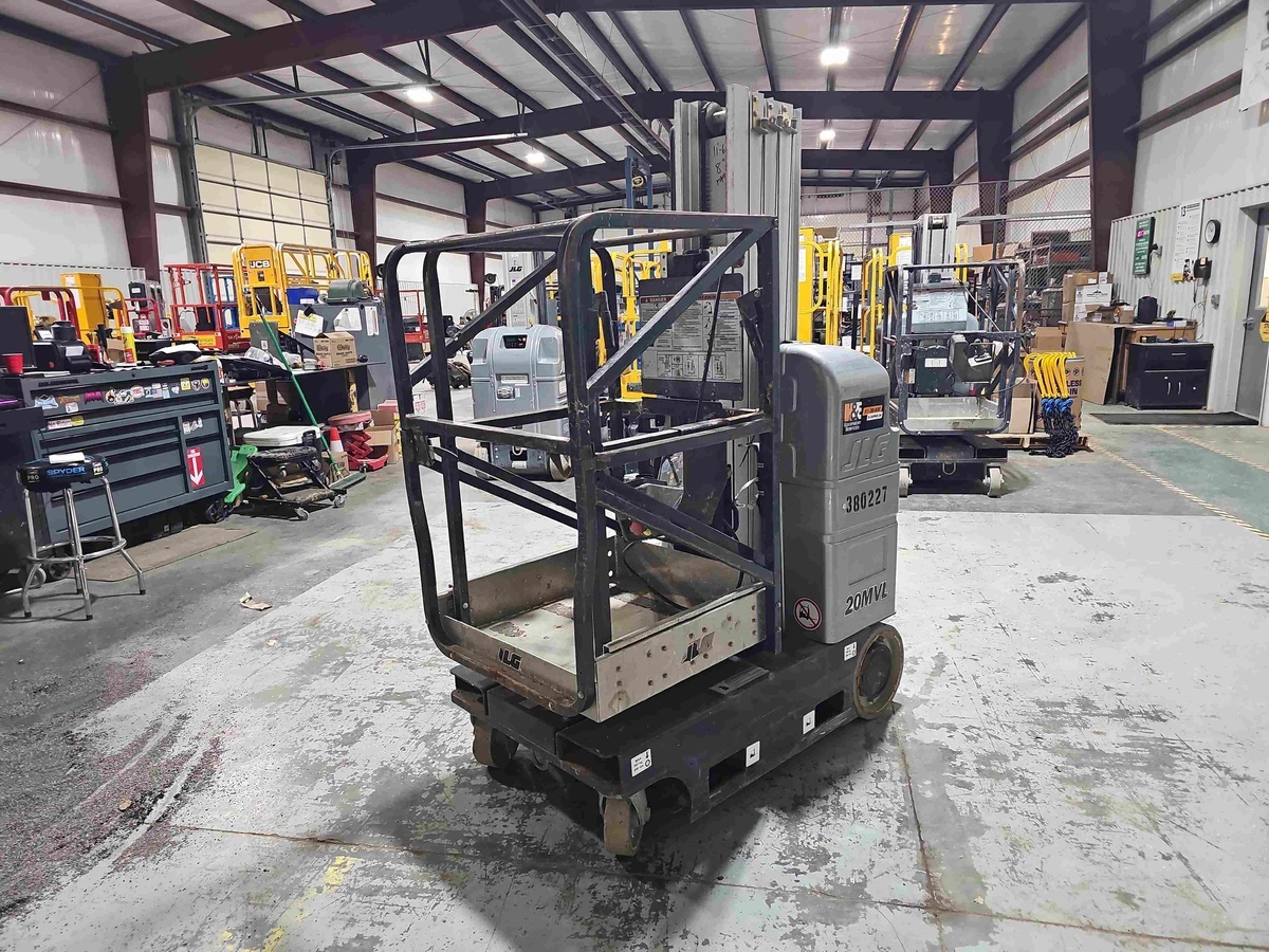 2018 JLG 20MVL