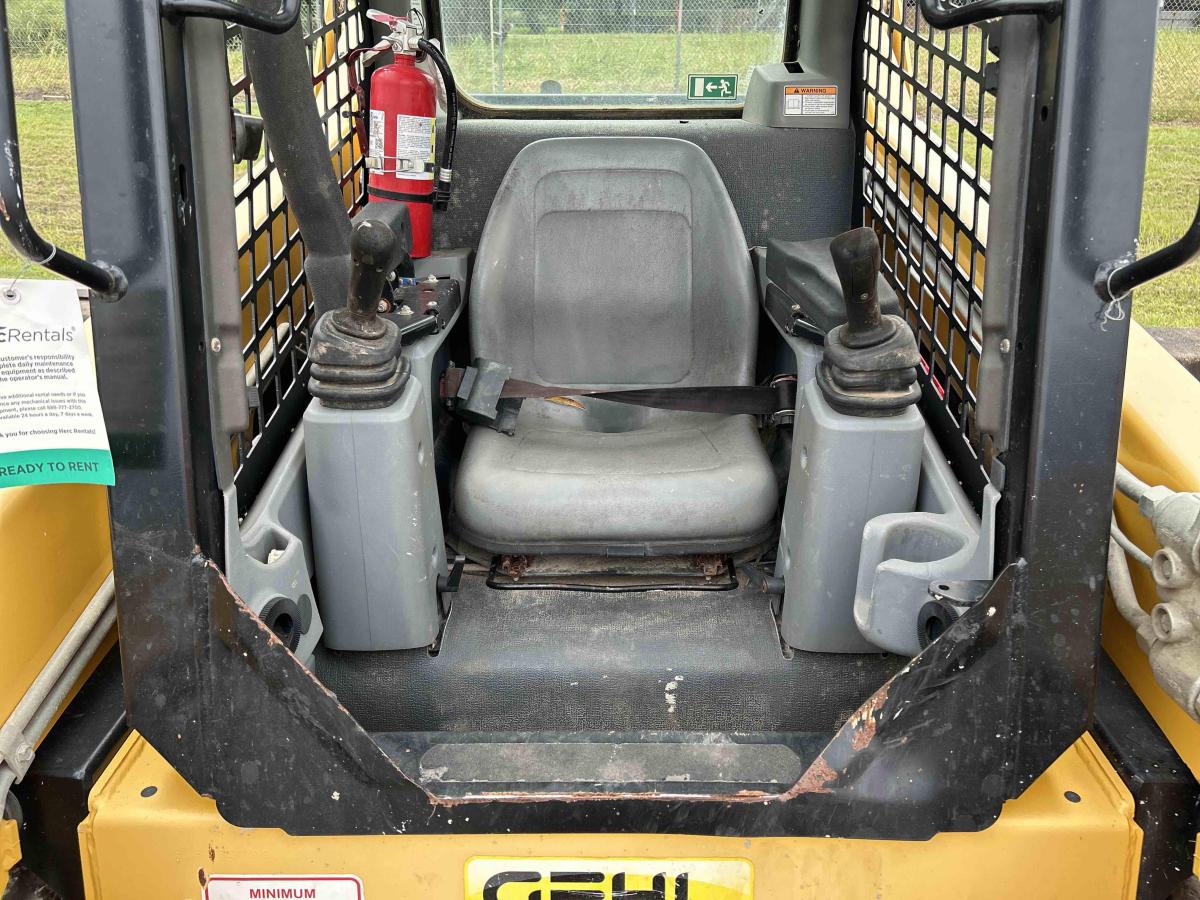2021 Gehl R220-5