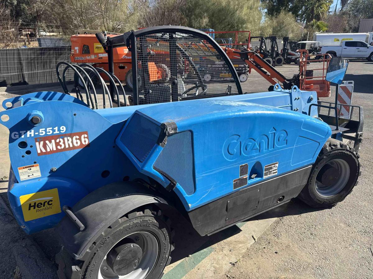 2017 Genie GTH-5519