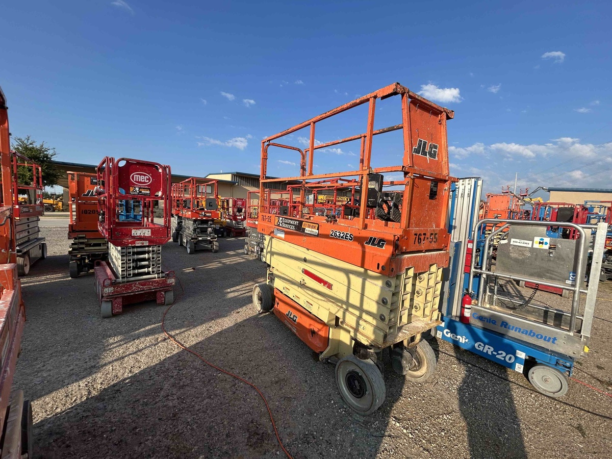 2017 JLG 2632ES-5