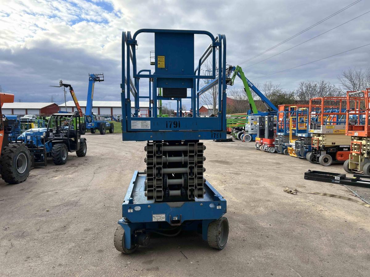 2017 Genie GS-4047